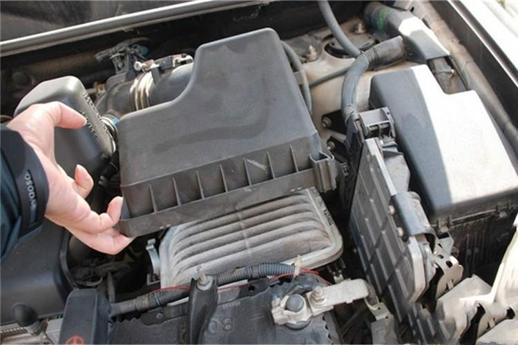 干式完美电竞·(中国)竞技平台在维护时,取出滤芯,轻轻敲击端面,灰尘即可掉下,同时可用毛刷轻刷沾污表面 干式完美电竞·(中国)竞技平台在维护时,取出滤芯,轻轻敲击端面,灰尘即可掉下,同时可用毛刷轻刷沾污表面