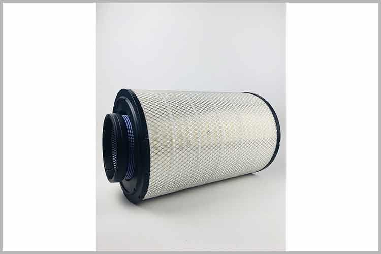 取滤清器滤芯,打开滤清器护盖锁扣,卸下固定护盖的螺母,拉开挡板,取出滤清器滤芯 取滤清器滤芯,打开滤清器护盖锁扣,卸下固定护盖的螺母,拉开挡板,取出滤清器滤芯