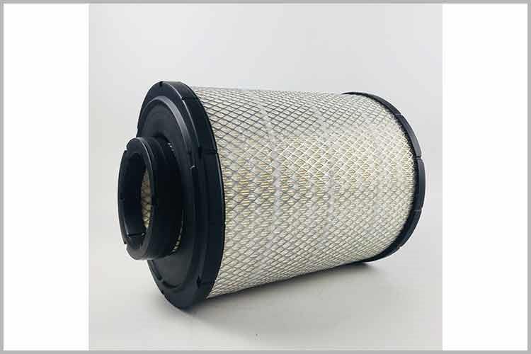 柴油机机油中的燃烧积炭、氧化产物和燃烧产物等超过机油的容纳极限时,便出现这种堵塞,其表现形式是在滤清器纸滤芯上覆盖有一层油泥 柴油机机油中的燃烧积炭、氧化产物和燃烧产物等超过机油的容纳极限时,便出现这种堵塞,其表现形式是在滤清器纸滤芯上覆盖有一层油泥