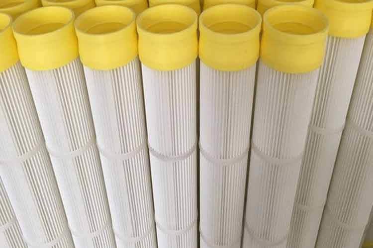 内外网与滤料采用自动螺旋打胶固定,端盖与滤料粘接处(选自汉高公司粘合剂粘接)不会产生脱盖和龟裂现象 内外网与滤料采用自动螺旋打胶固定,端盖与滤料粘接处(选自汉高公司粘合剂粘接)不会产生脱盖和龟裂现象